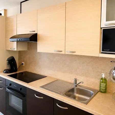 Apartment Amigos 2, A 200m De La *